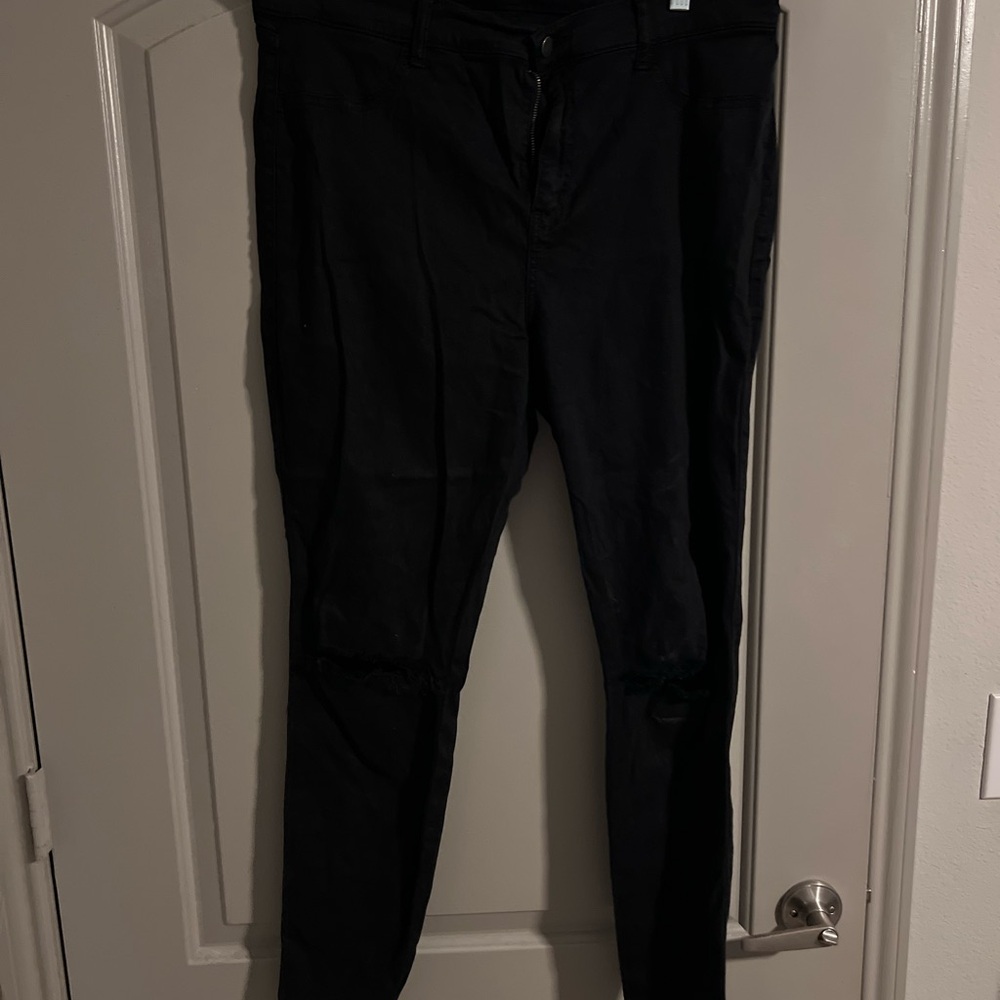 Black skinny jeans